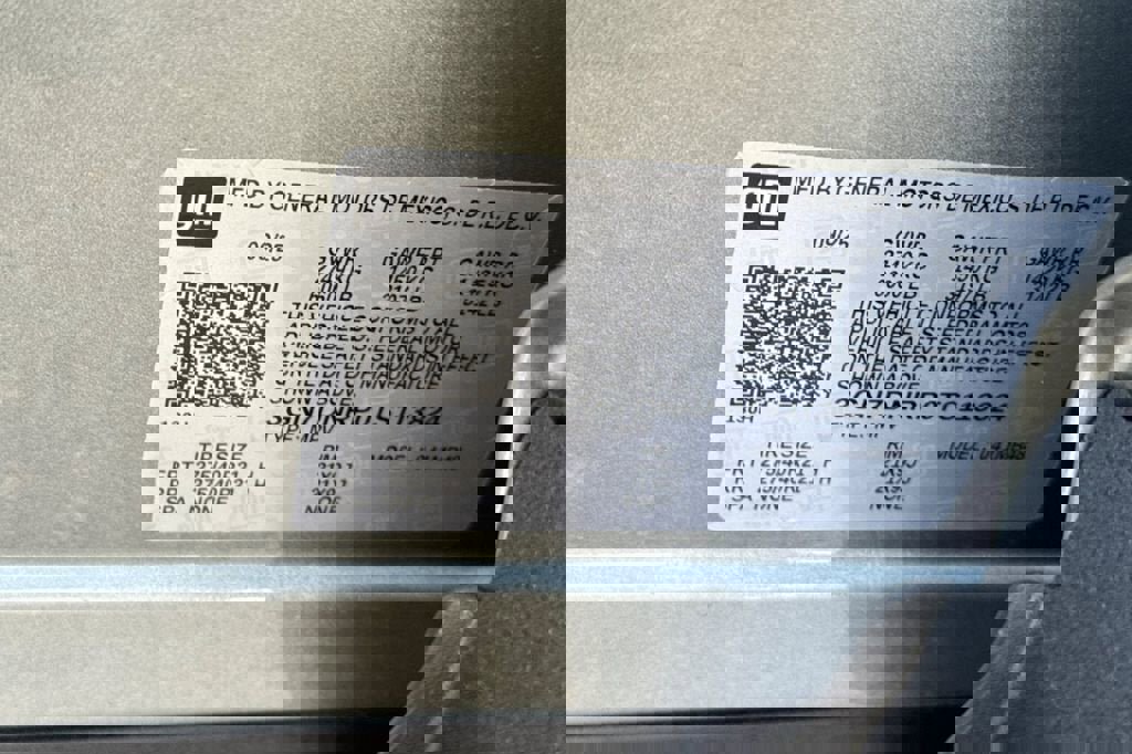 New 2026 Chevrolet Equinox EV LT w/ LPO, Blackout Package image 27