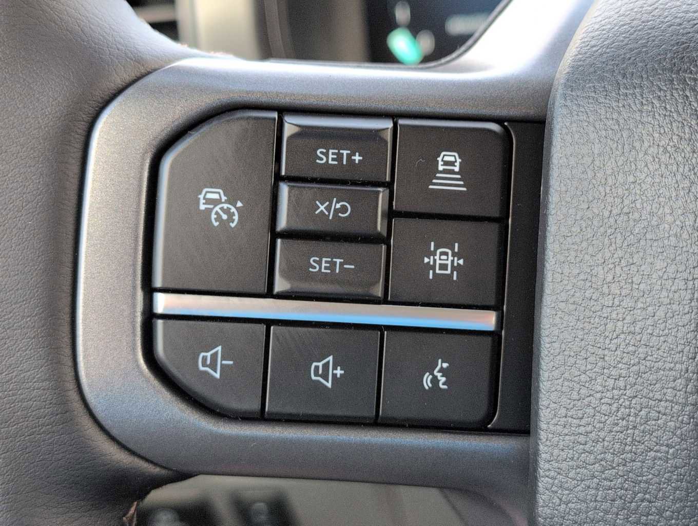 New 2025 Ford F150 Lariat w/ Equipment Group 502A High image 24