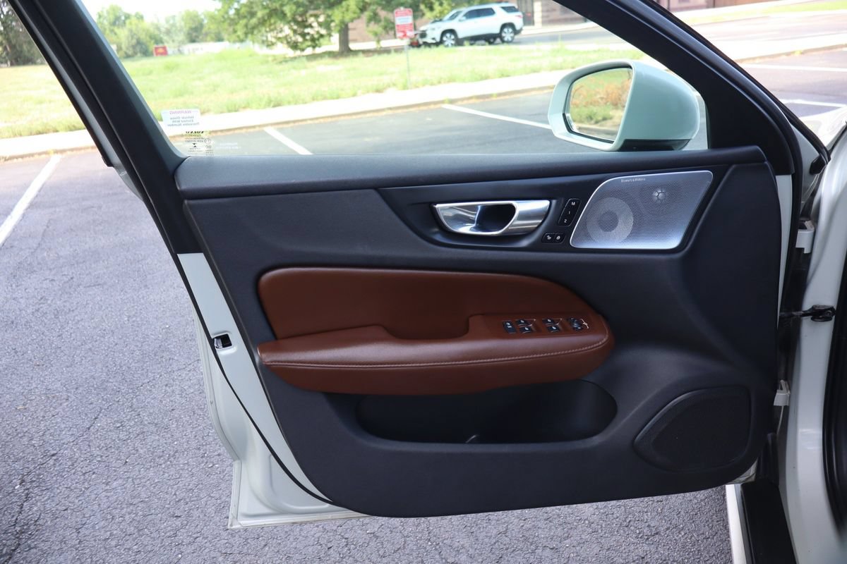 Used 2021 Volvo V60 T5 Cross Country AWD/4WD image 23