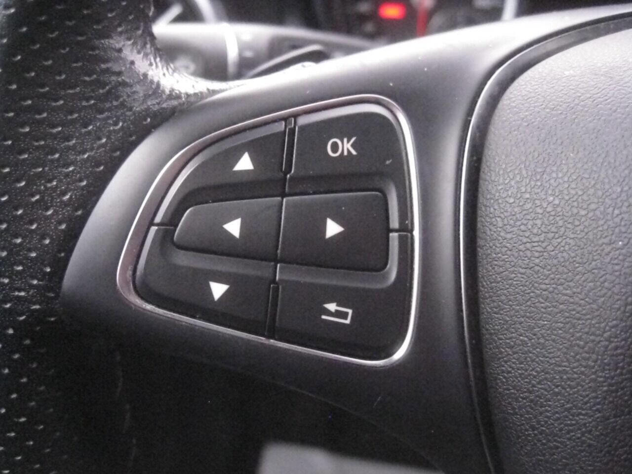 Used 2019 Mercedes-Benz GLA 250 4MATIC image 24