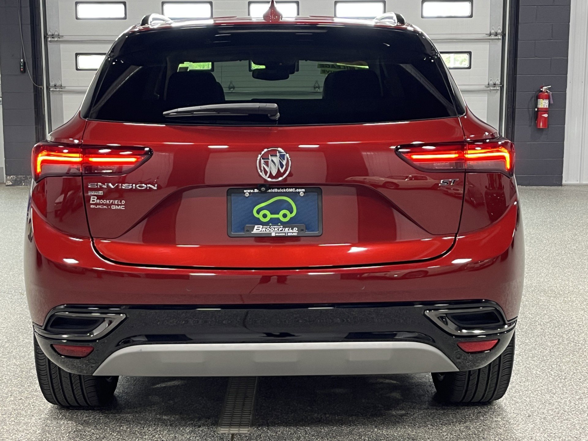 Certified 2023 Buick Envision Essence w/ Sport Touring Package AWD/4WD image 4