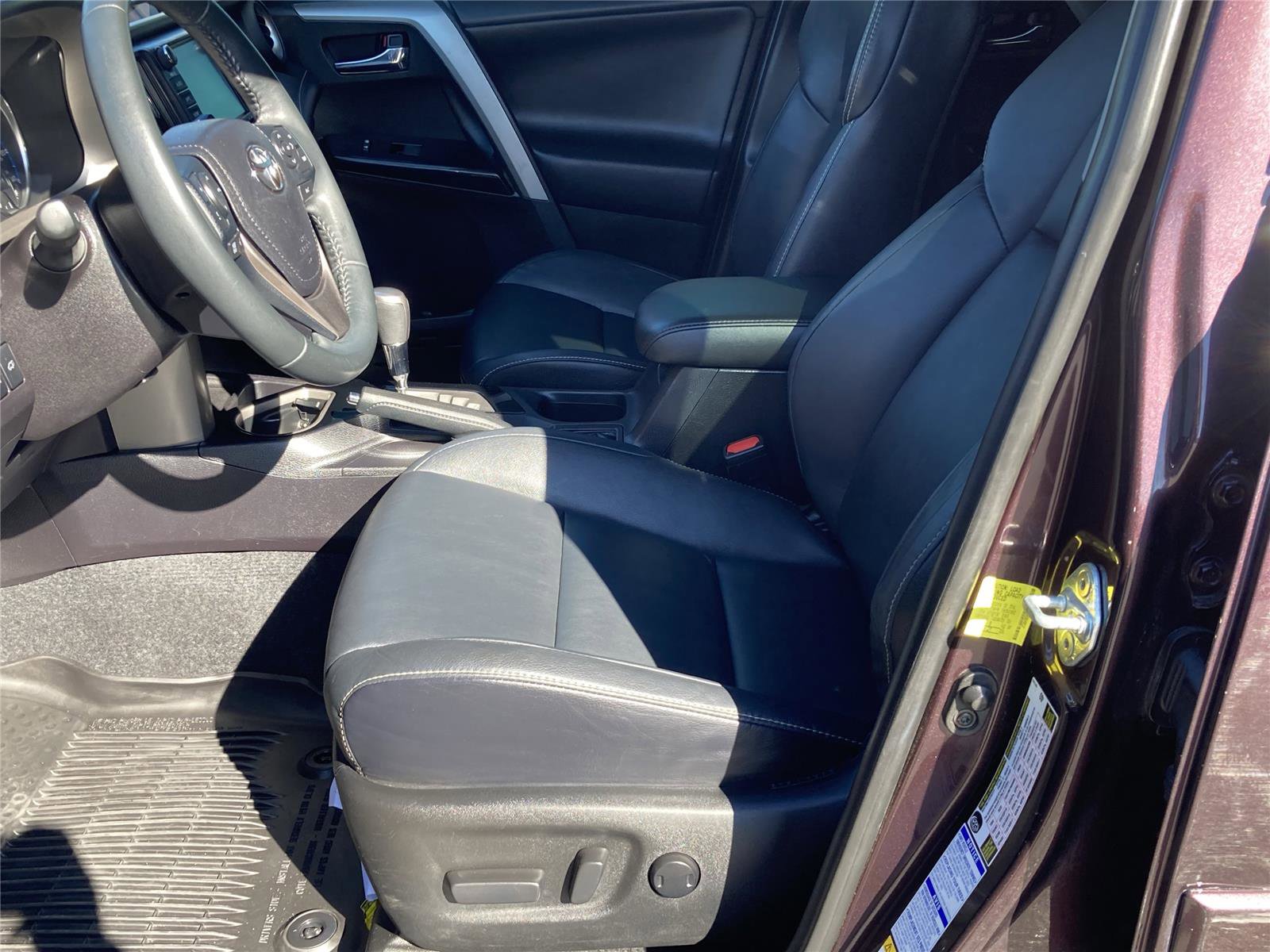 Used 2017 Toyota RAV4 Limited image 27