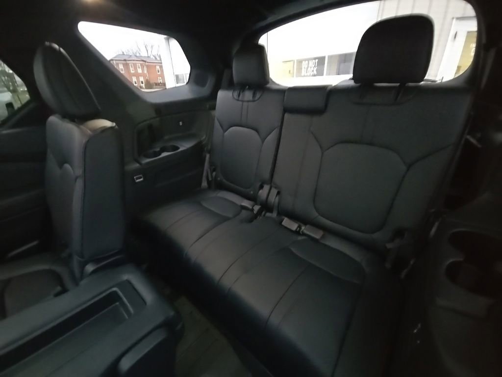 Used 2025 Honda Pilot Black Edition image 29