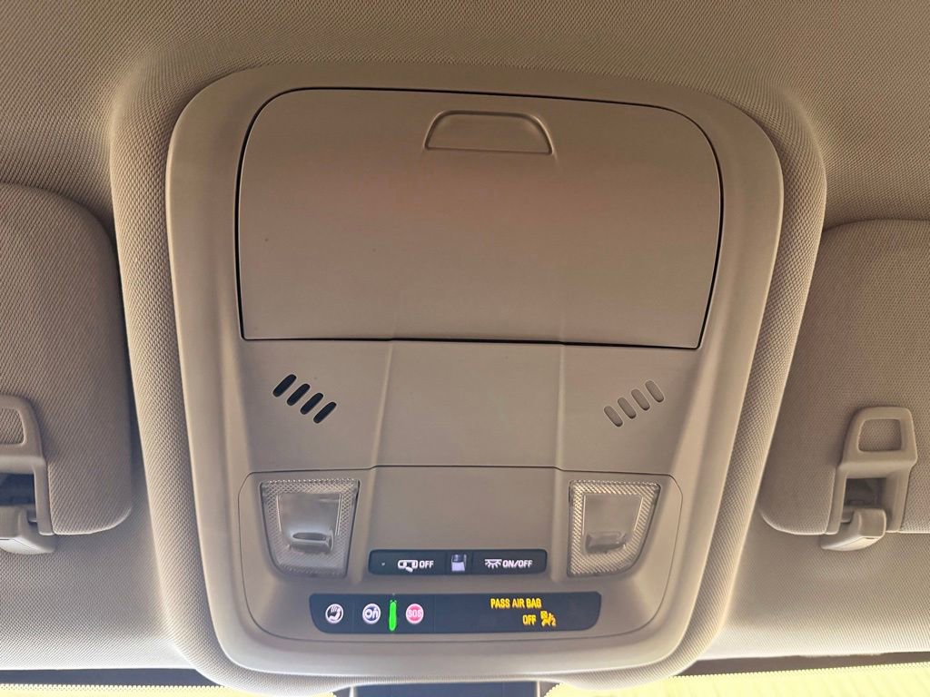 Used 2024 GMC Terrain SLE image 30