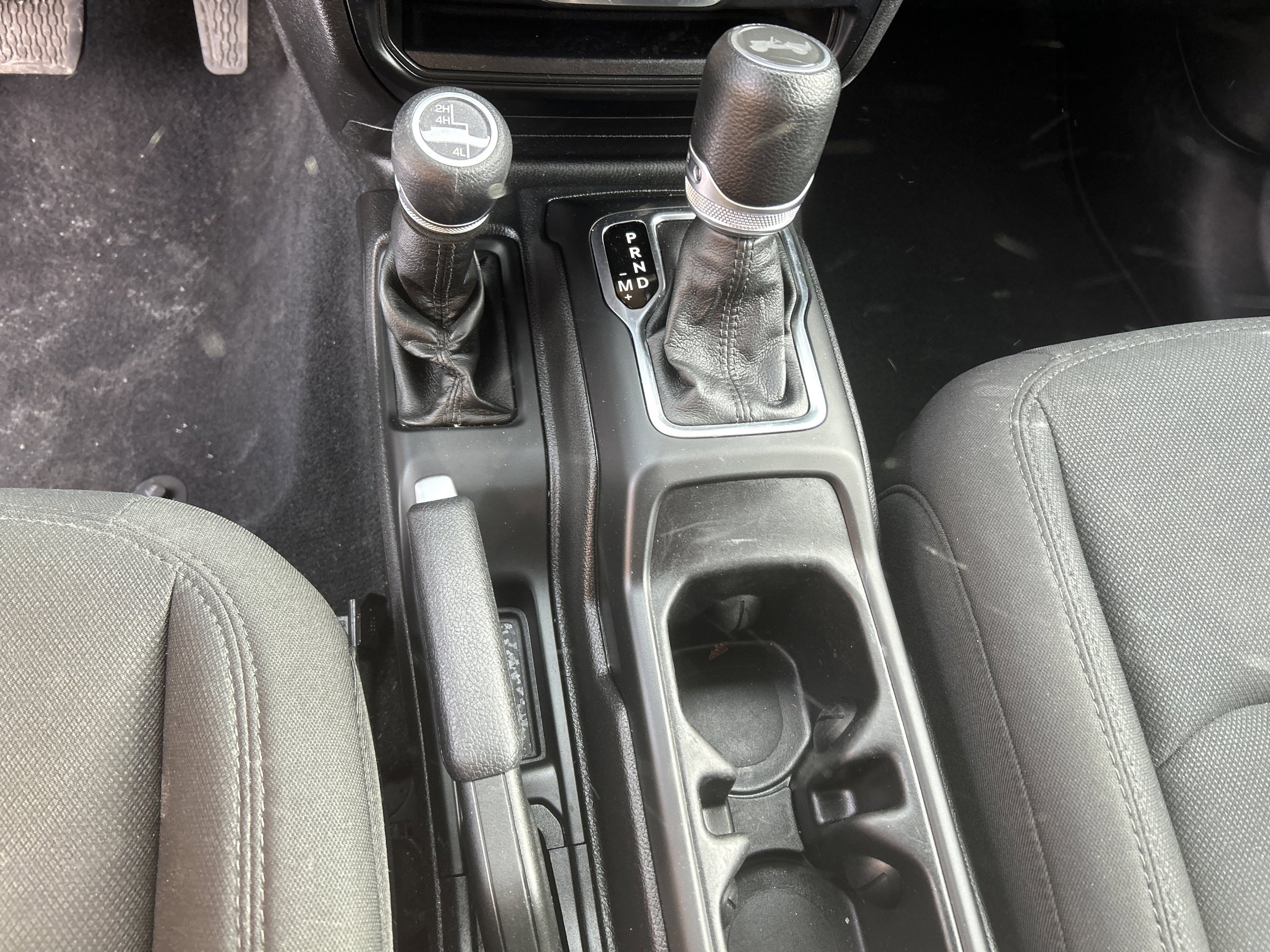 Used 2022 Jeep Wrangler Sport S image 34