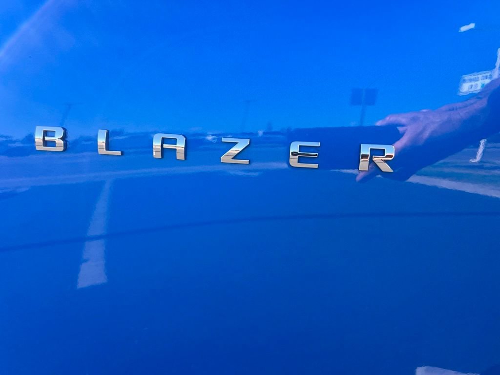 Used 2025 Chevrolet Blazer LT FWD image 25