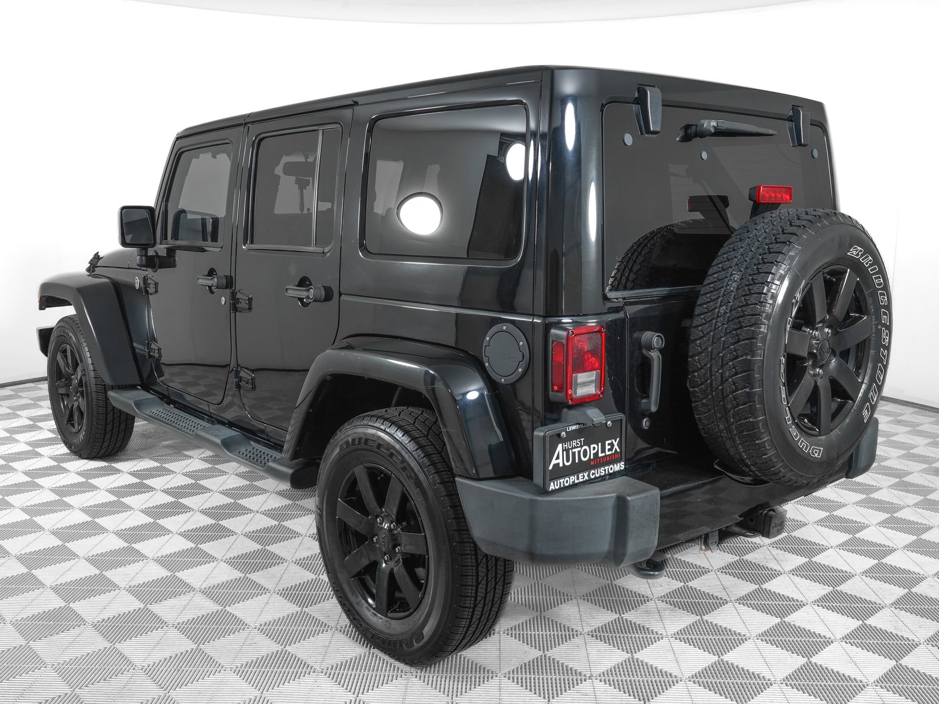 Used 2014 Jeep Wrangler Unlimited Sahara image 7