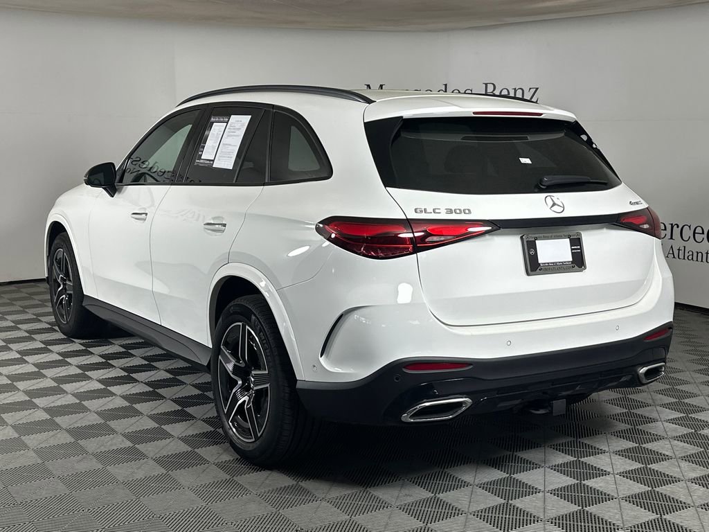 Used 2025 Mercedes-Benz GLC 300 4MATIC image 5