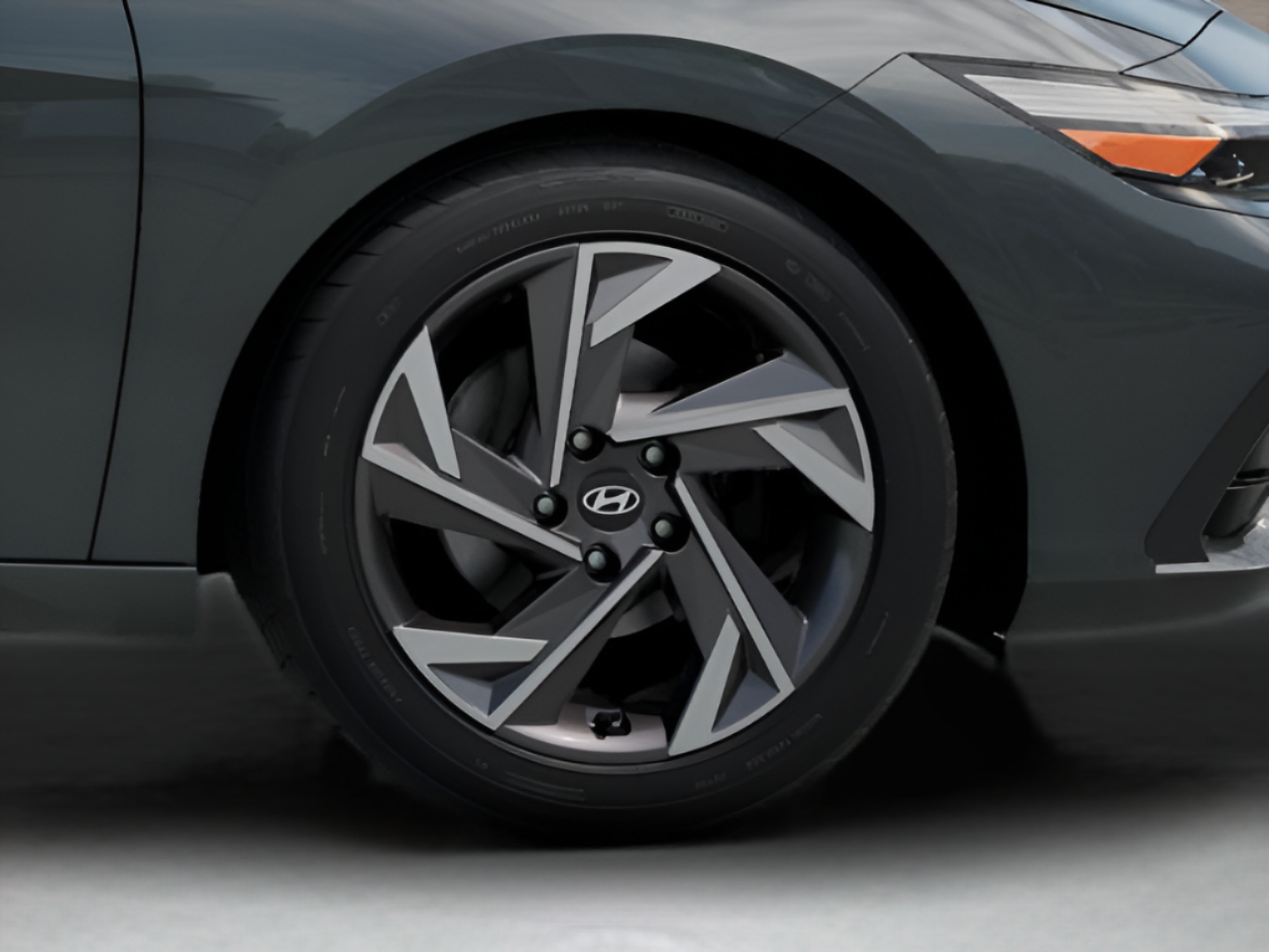 New 2026 Hyundai Elantra Limited FWD image 15