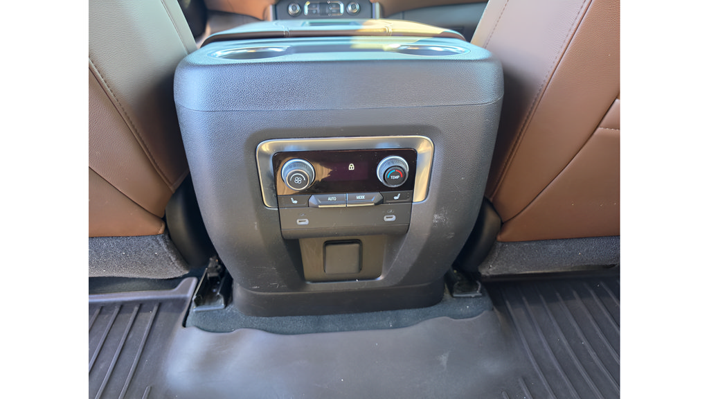 Used 2021 Chevrolet Suburban High Country AWD/4WD image 12
