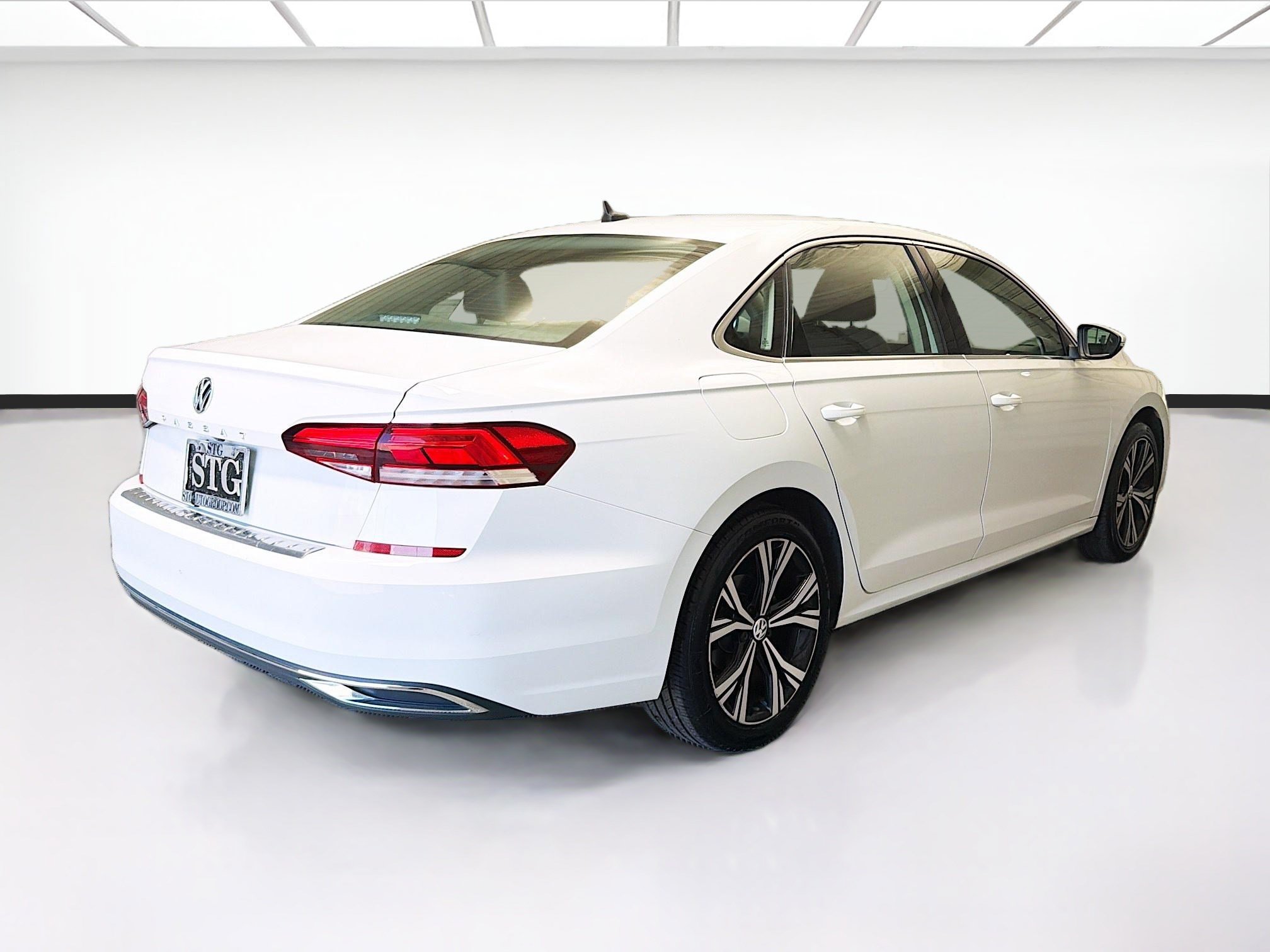 Used 2022 Volkswagen Passat 2.0T SE FWD image 4