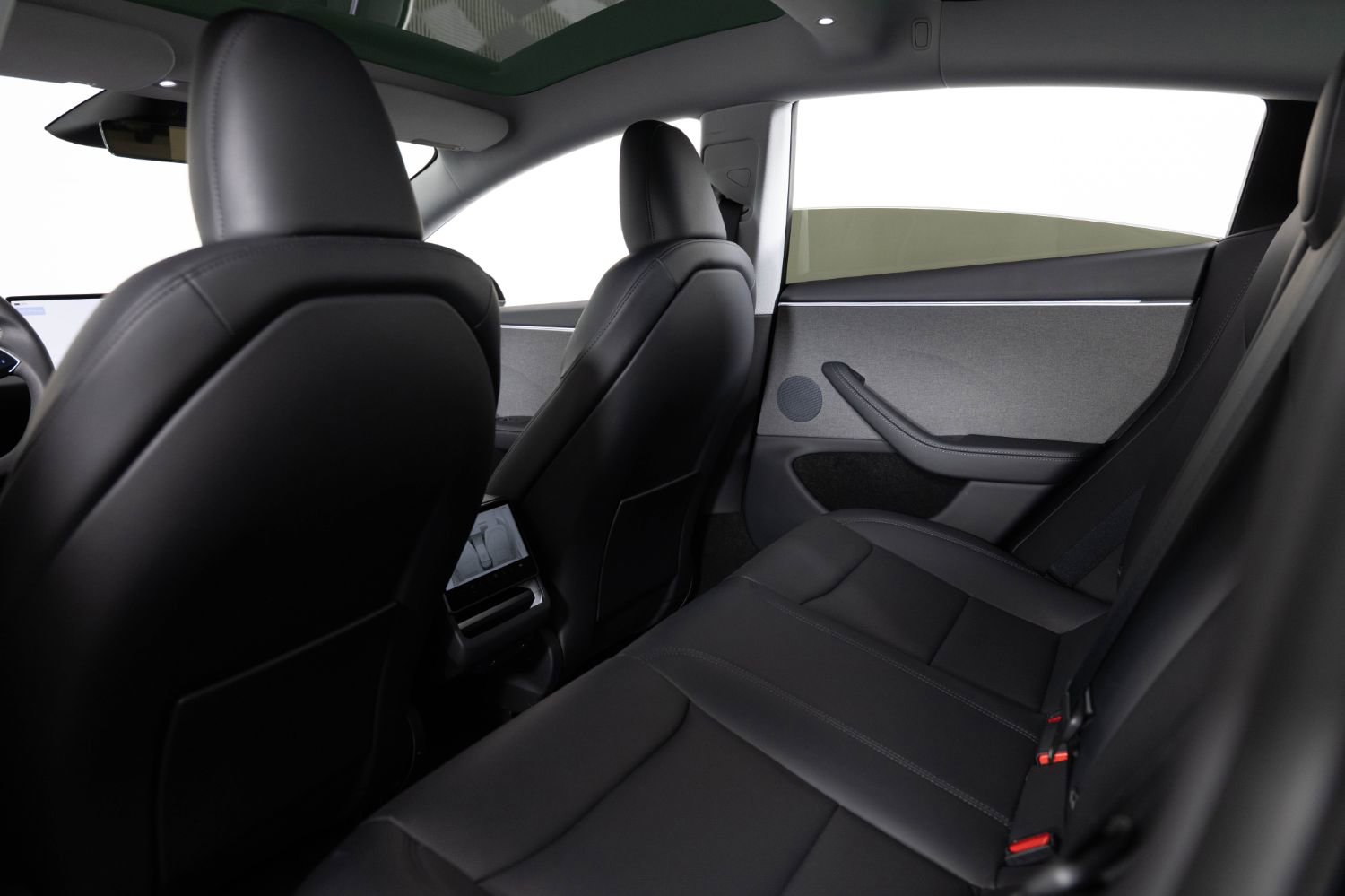 Used 2024 Tesla Model 3 Standard Range RWD image 18