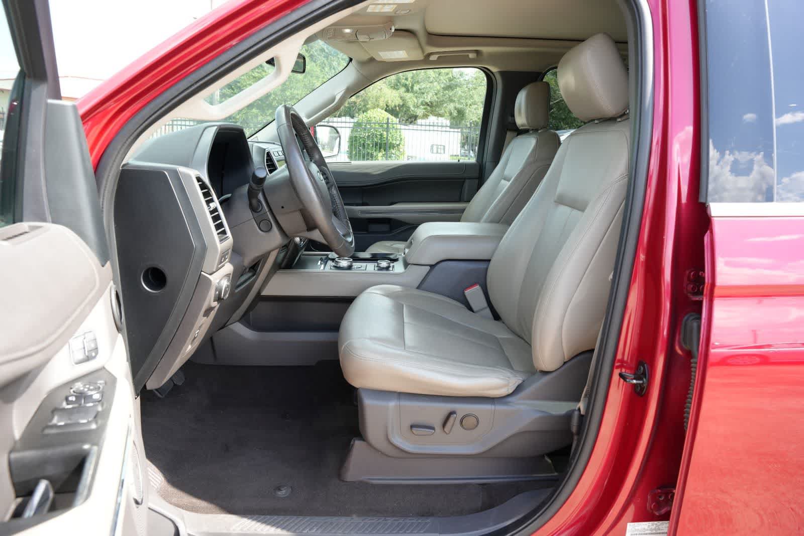 Used 2020 Ford Expedition XLT w/ Equipment Group 202A AWD/4WD image 13