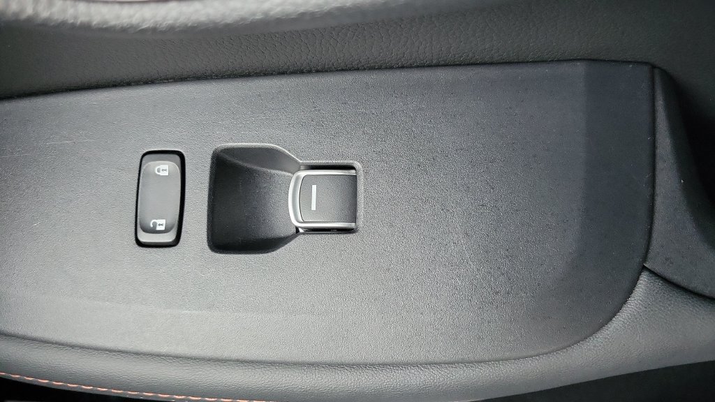 Used 2025 Honda HR-V Sport image 16