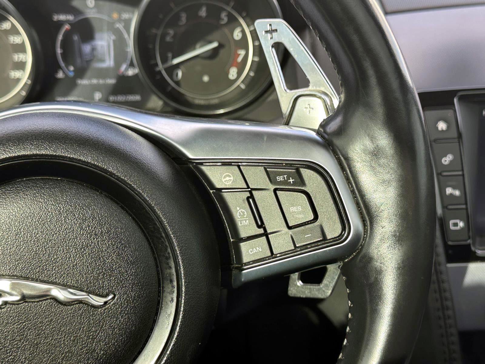 Used 2018 Jaguar F-TYPE 340HP image 23