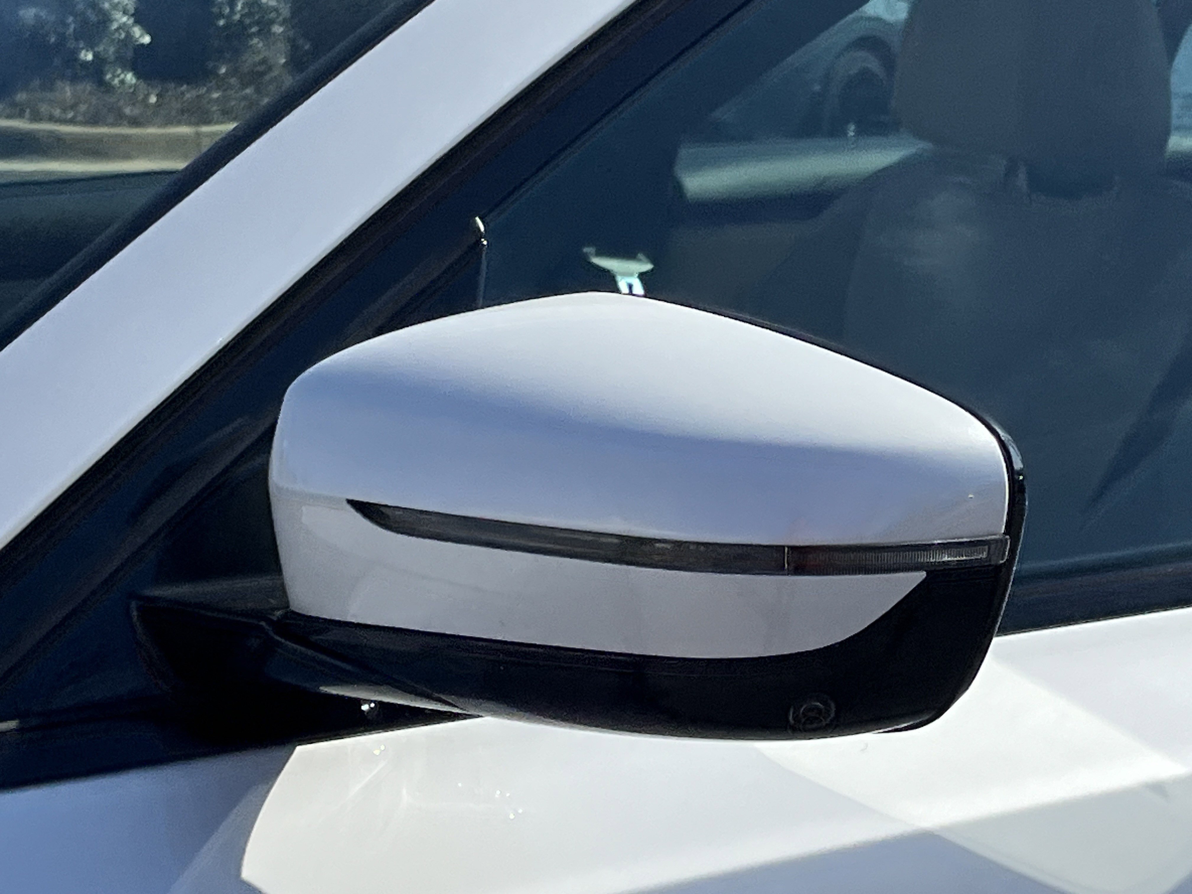 Used 2023 BMW 330i Sedan w/ Premium Package image 32