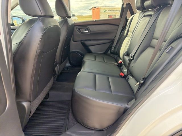 Used 2023 Nissan Rogue SV w/ SV Premium B Package AWD/4WD image 12