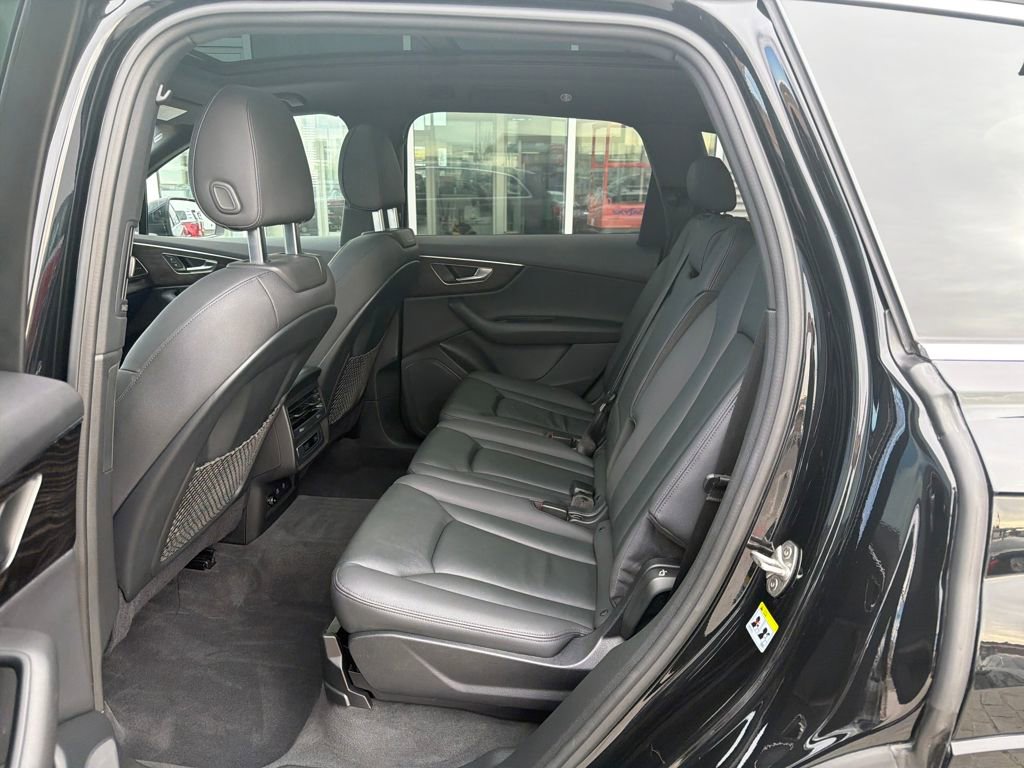 Used 2023 Audi Q7 2.0T Premium w/ Convenience Package image 12