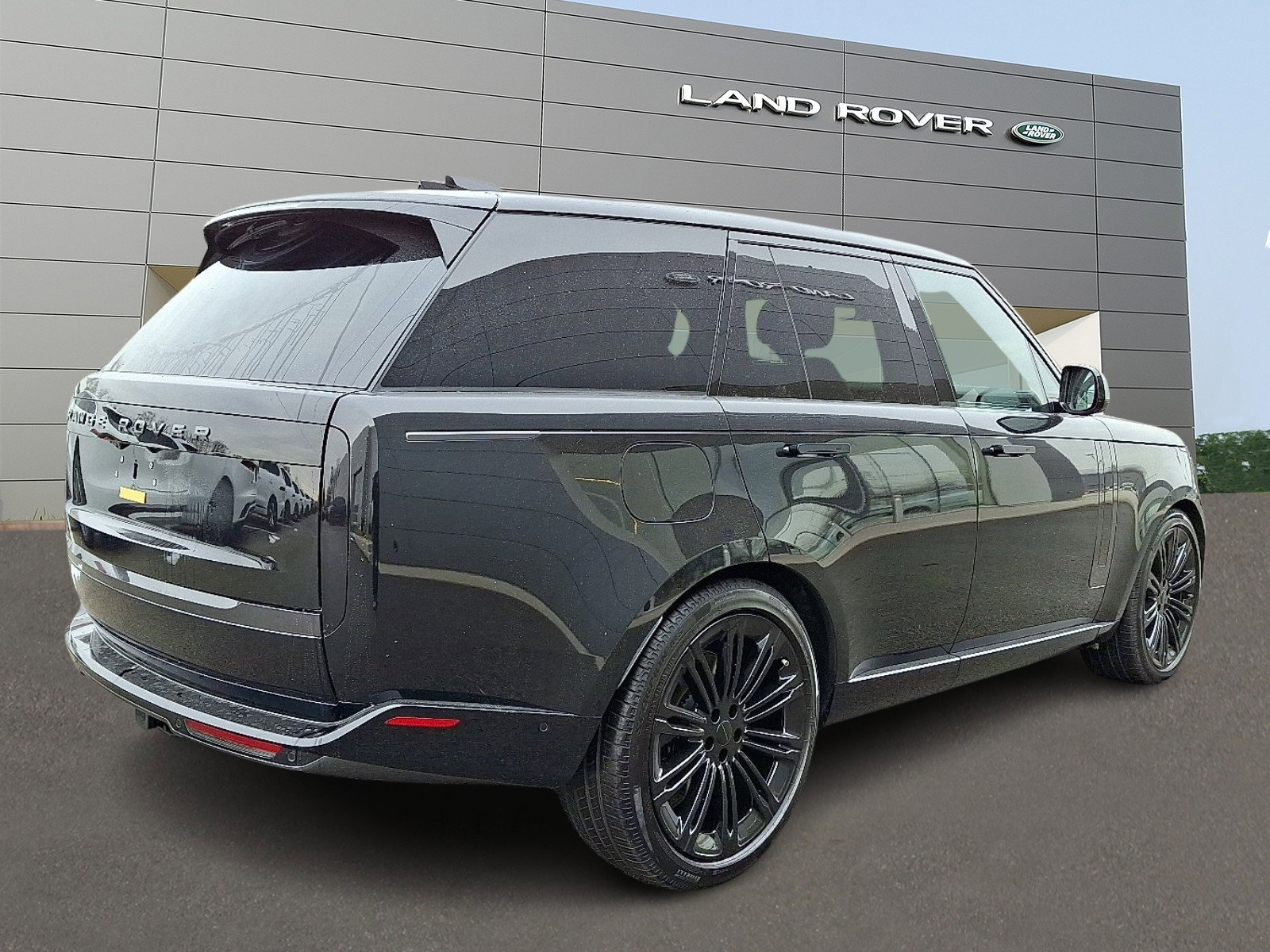 New 2026 Land Rover Range Rover SE image 2
