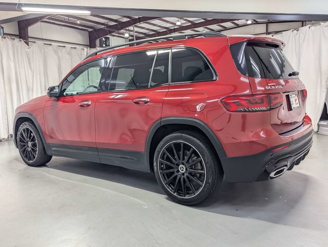 Used 2021 Mercedes-Benz GLB 250 image 4