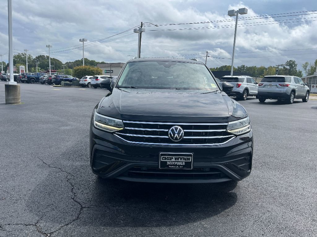 Used 2022 Volkswagen Tiguan SE image 2