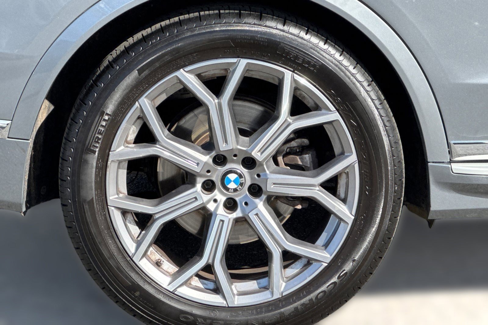 Used 2024 BMW X7 xDrive40i w/ Premium Package image 11