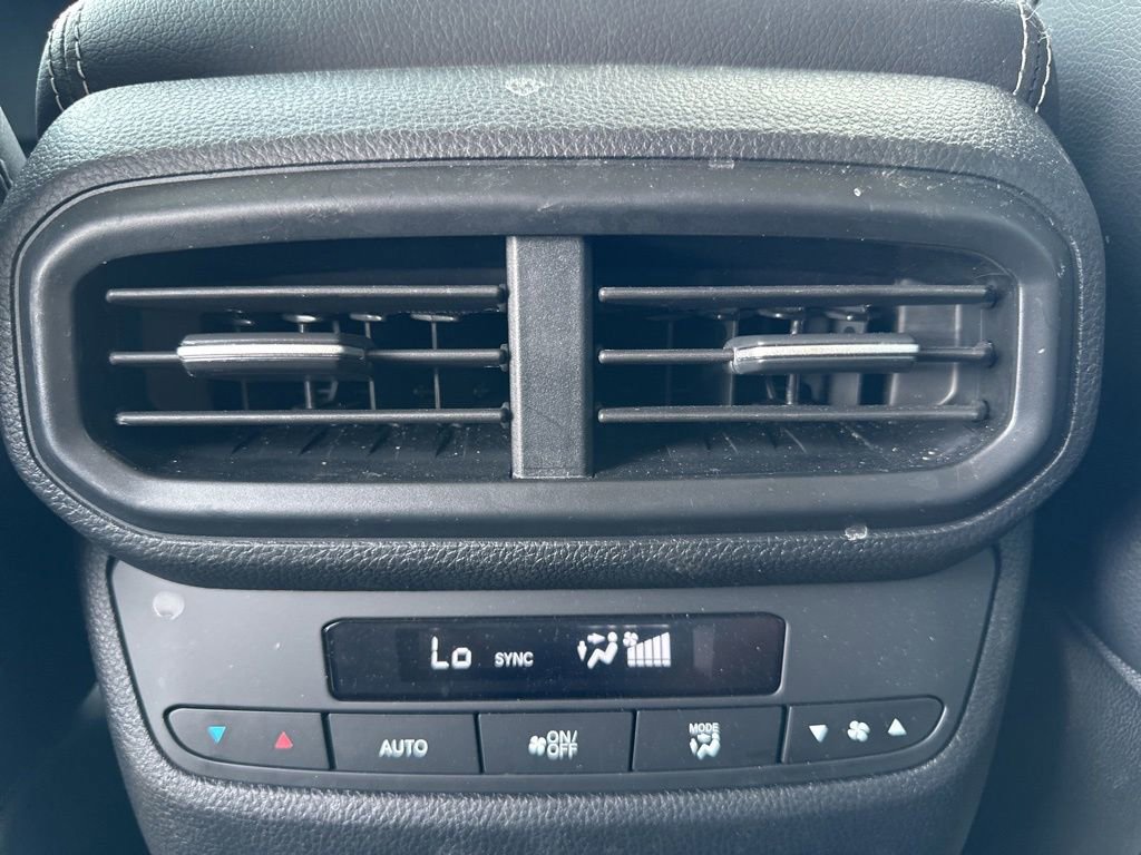 Used 2025 Honda Pilot EX-L image 16