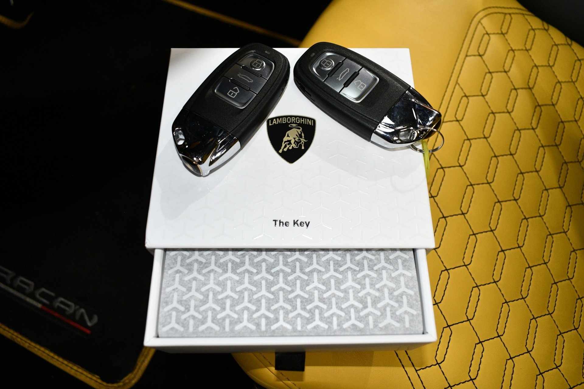 Used 2018 Lamborghini Huracan LP 580-2 image 96