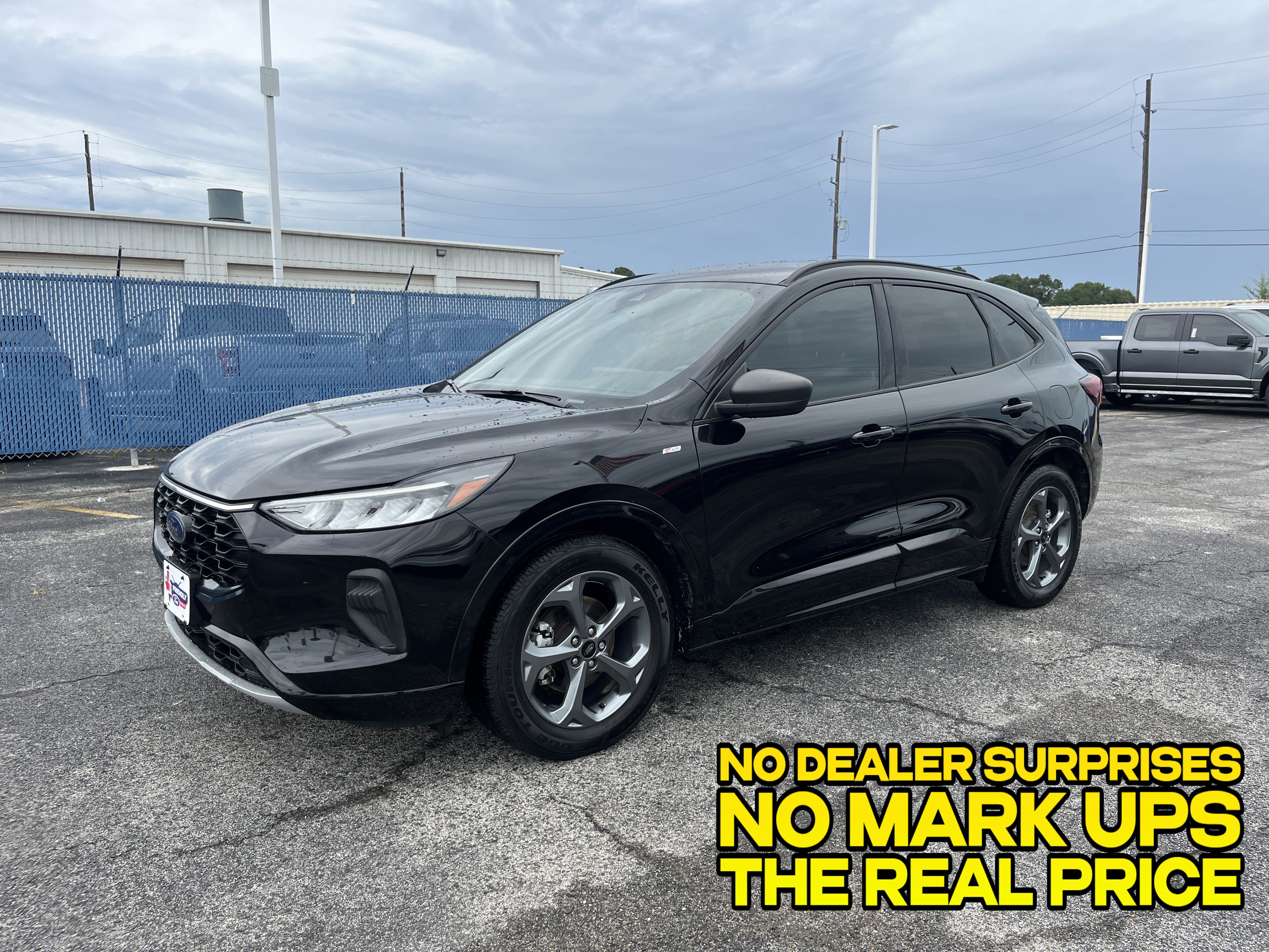 Used 2023 Ford Escape ST-Line w/ Tech Pack #1 FWD image 7