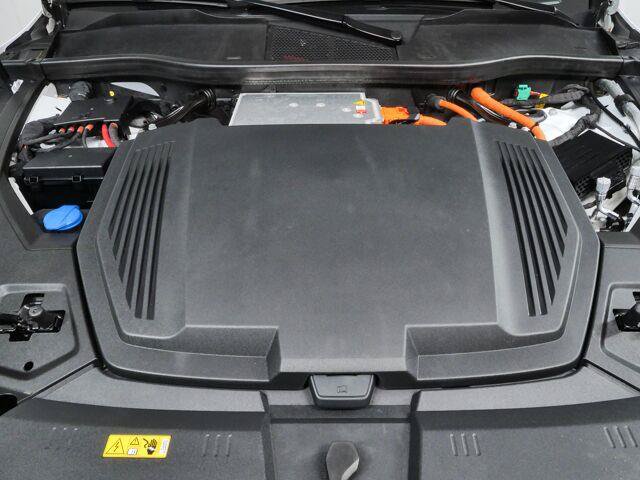 Used 2023 Audi e-tron Premium Plus w/ Premium Plus Package AWD/4WD image 37