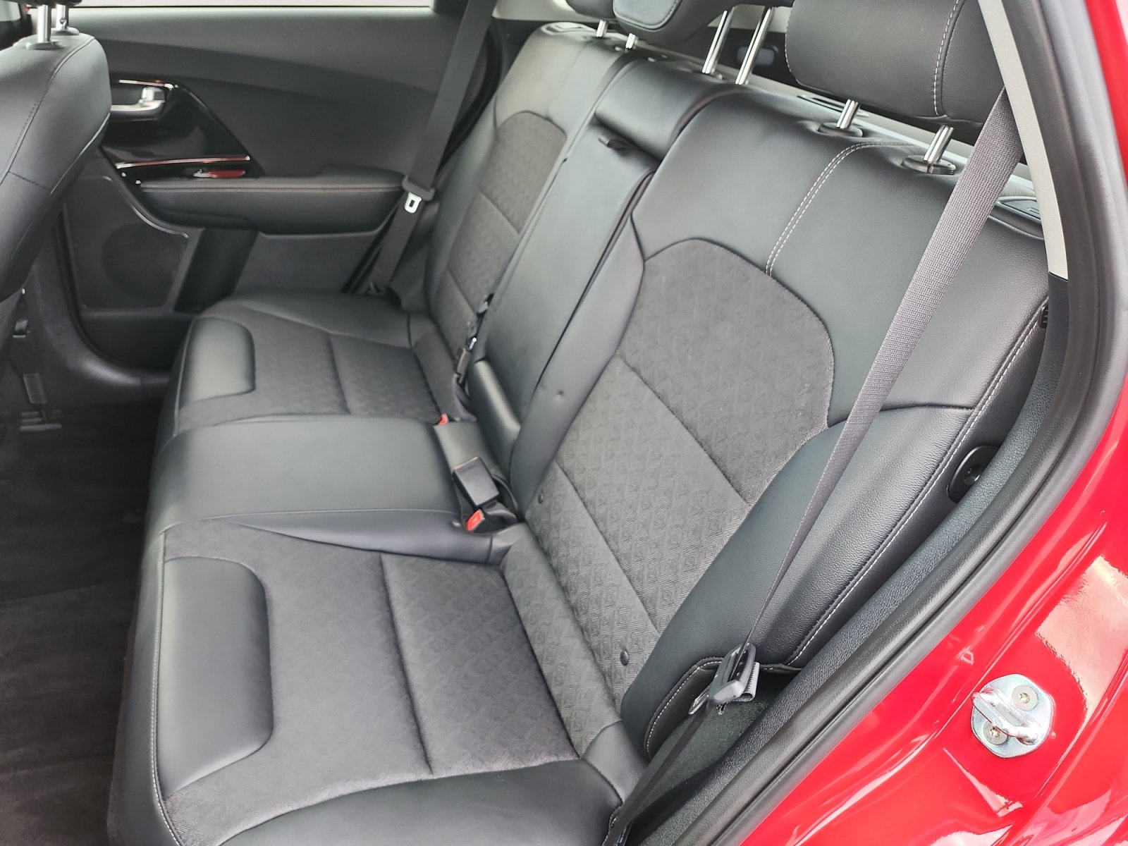 Used 2022 Kia Niro EX FWD image 14