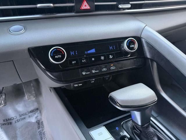 Used 2021 Hyundai Elantra SEL image 31