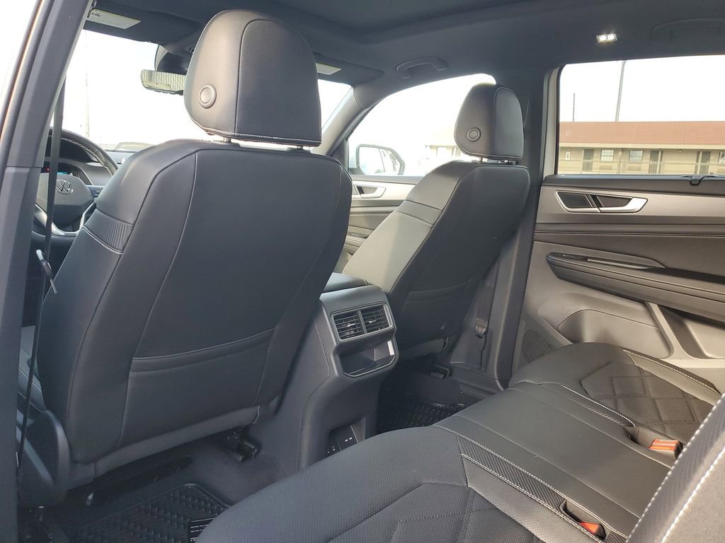 New 2026 Volkswagen Atlas Cross Sport SE FWD image 10