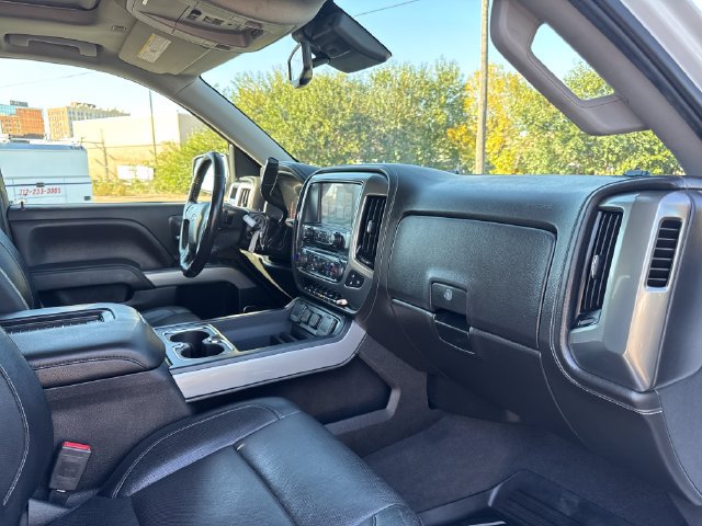 Used 2018 Chevrolet Silverado 1500 LTZ Z71 w/ Redline Edition AWD/4WD image 28