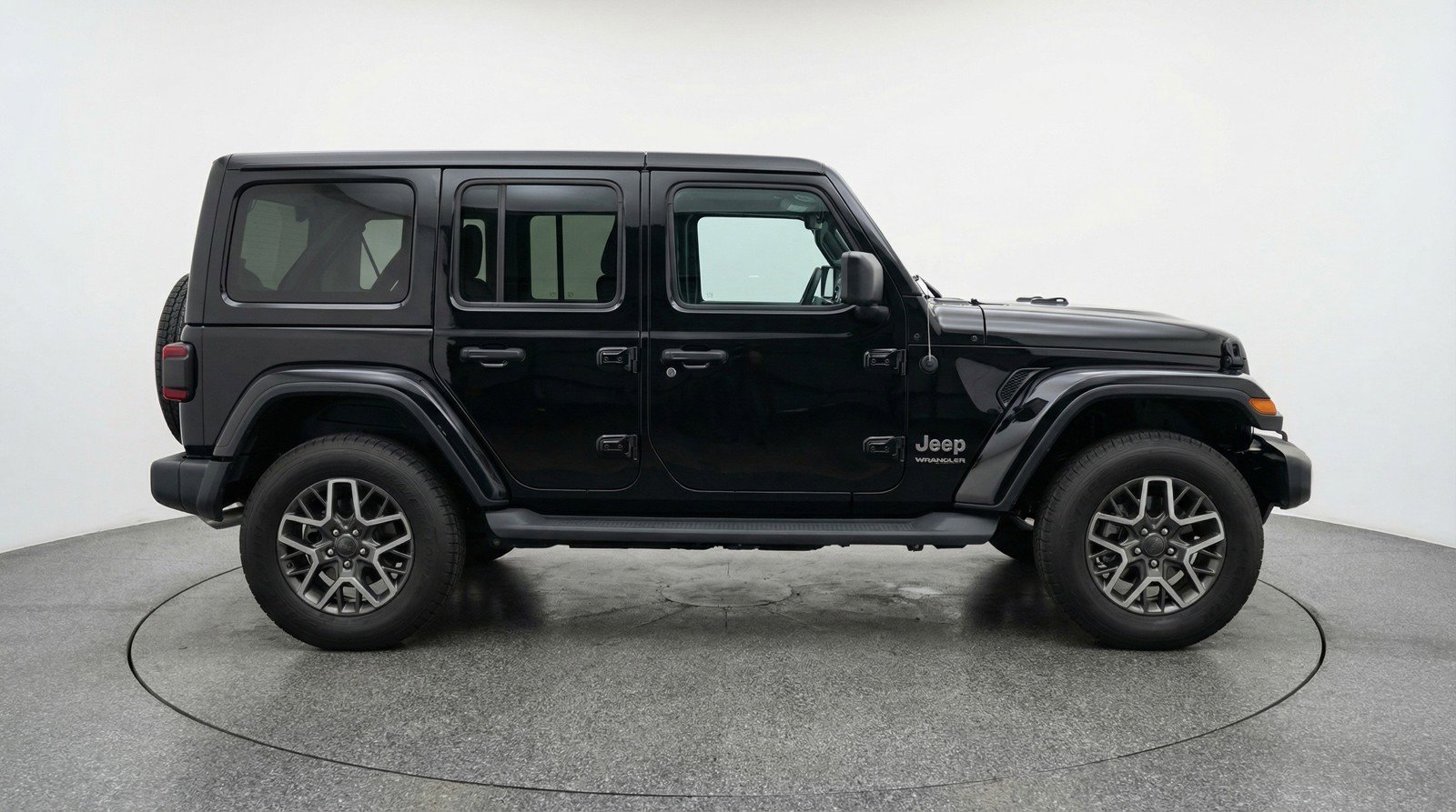 Used 2025 Jeep Wrangler Sahara image 11