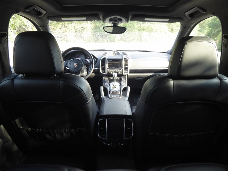 Used 2014 Porsche Cayenne GTS image 22