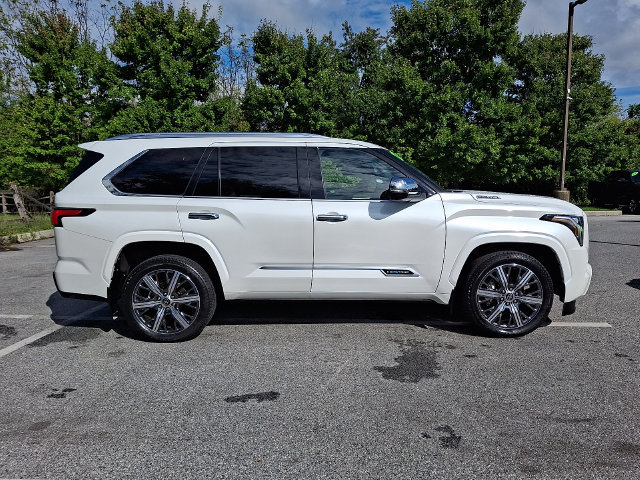 Certified 2023 Toyota Sequoia Capstone AWD/4WD image 7
