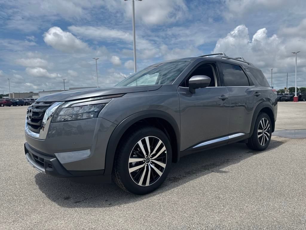 New 2025 Nissan Pathfinder Platinum