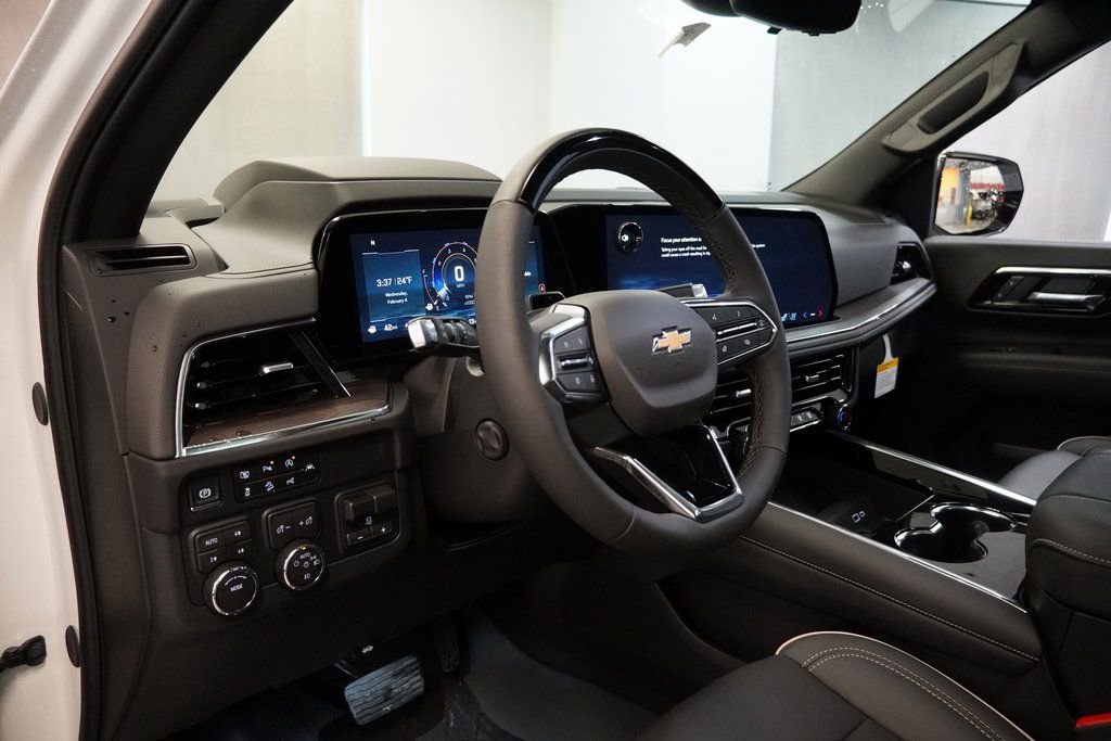New 2025 Chevrolet Suburban Premier image 14