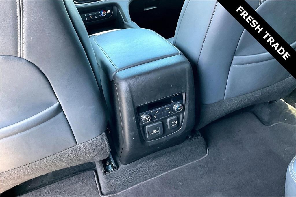 Used 2022 Buick Enclave Premium AWD/4WD image 10