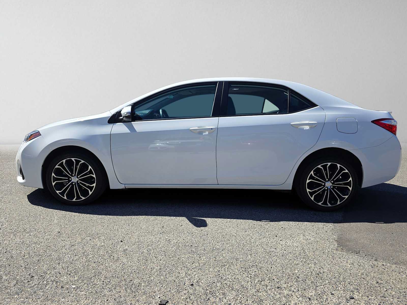 Used 2015 Toyota Corolla S Premium FWD image 6