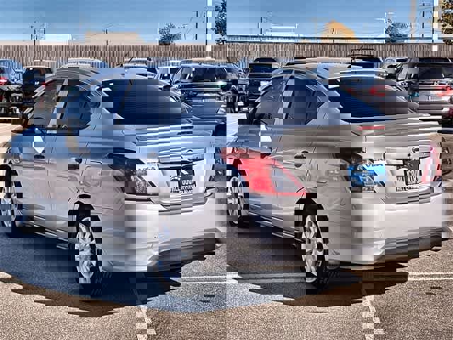 Used 2019 Nissan Versa S Plus image 4