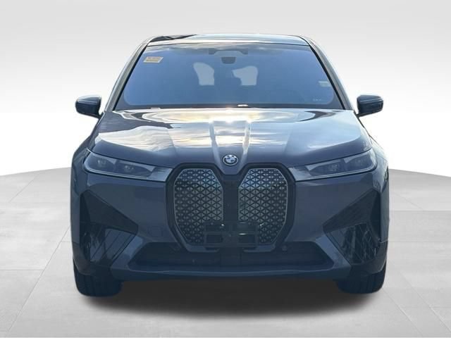 Used 2025 BMW iX xDrive50 AWD/4WD image 13