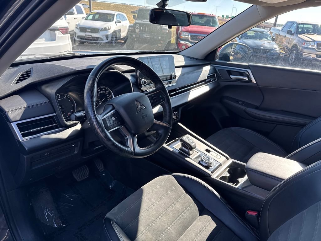 Used 2024 Mitsubishi Outlander SE AWD/4WD image 24