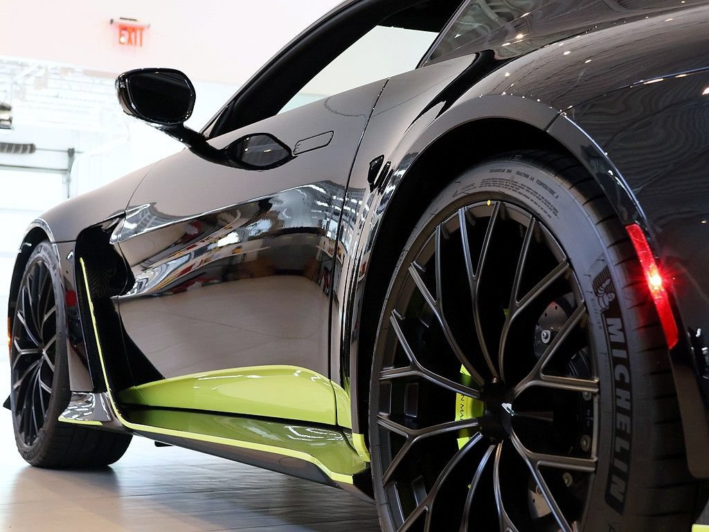 Used 2023 Aston Martin V12 Vantage RWD image 85