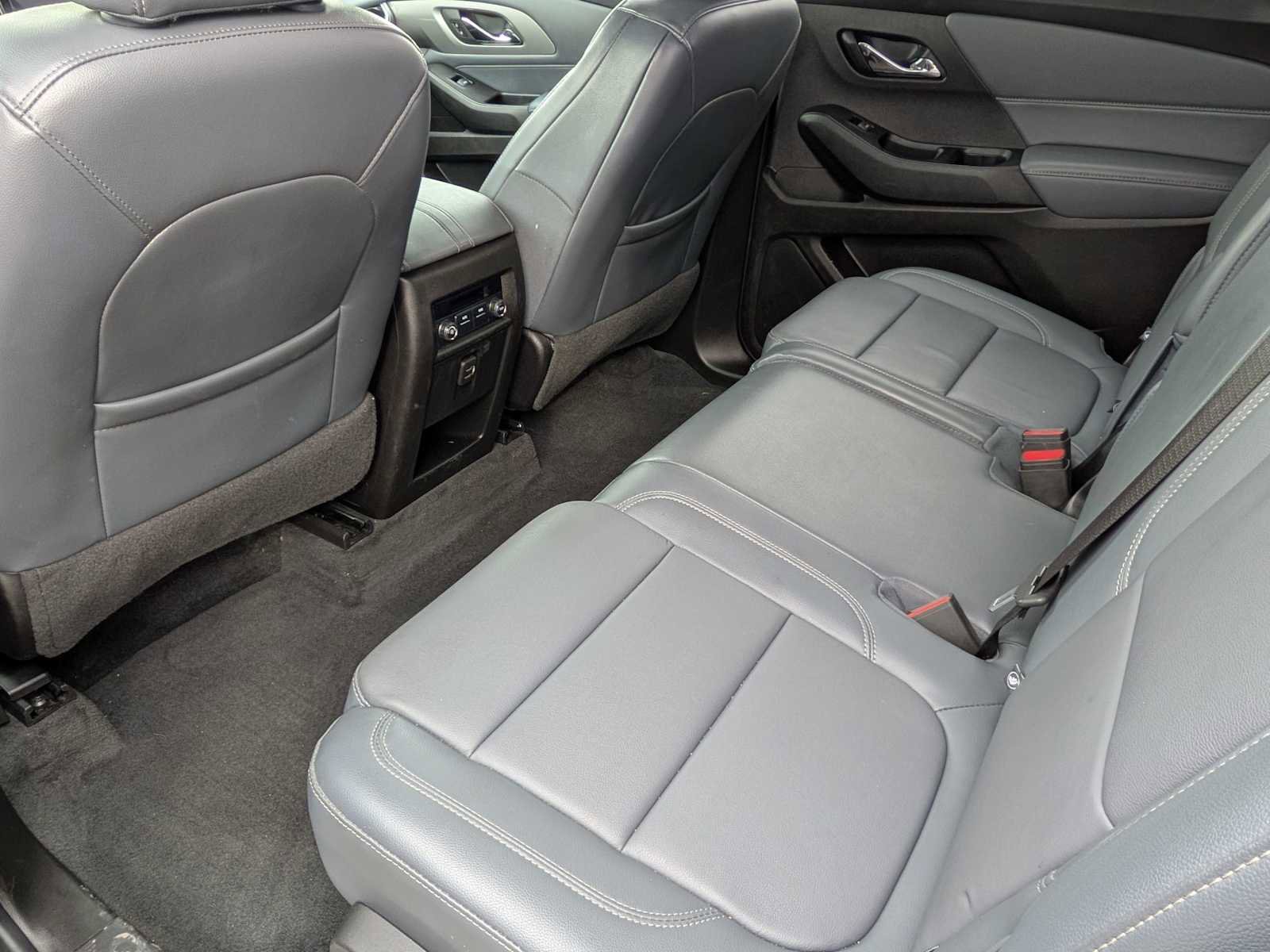 Used 2019 Chevrolet Traverse LT image 14