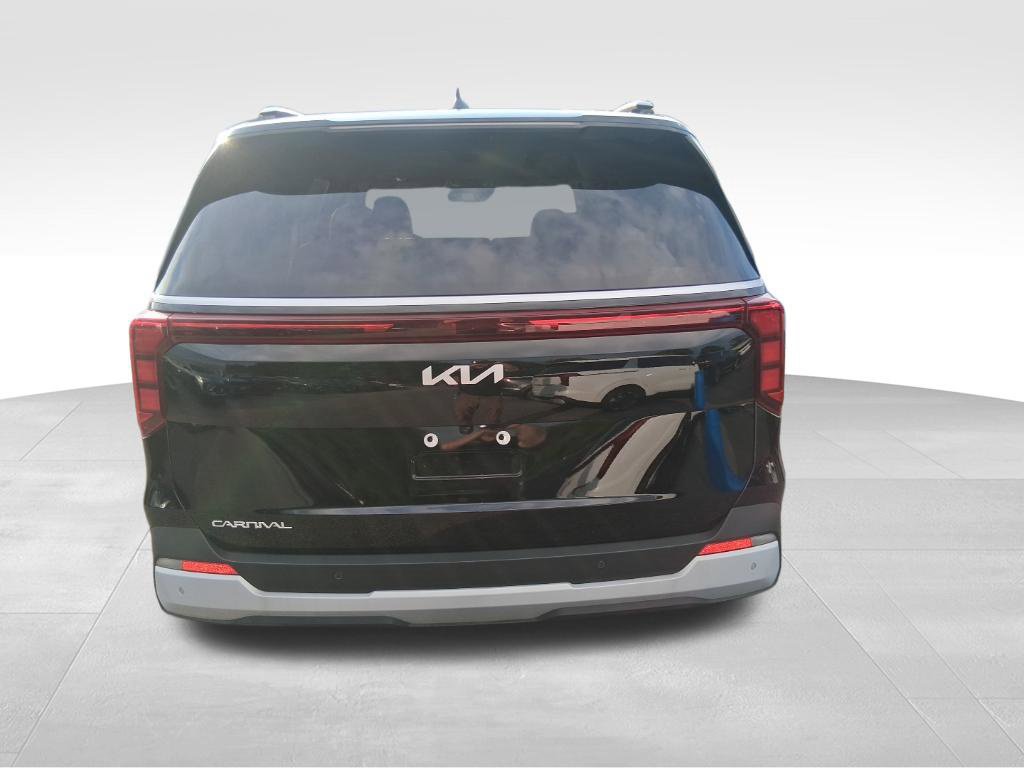 Certified 2026 Kia Carnival EX FWD image 7
