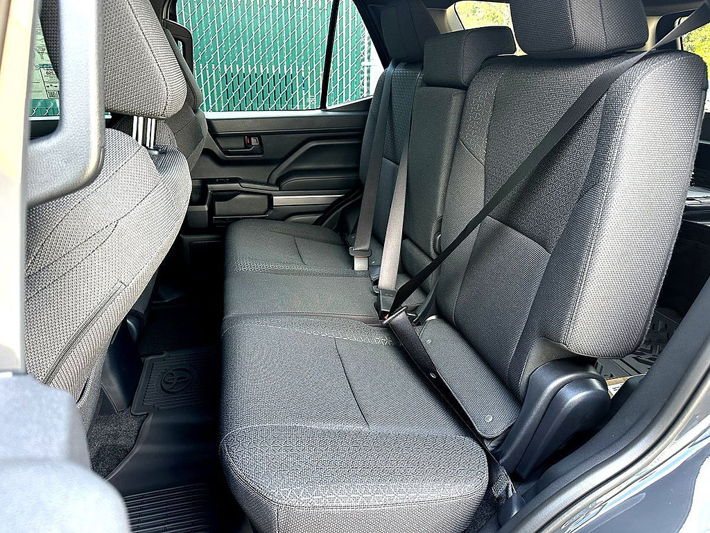 New 2026 Toyota 4Runner SR5 AWD/4WD image 15
