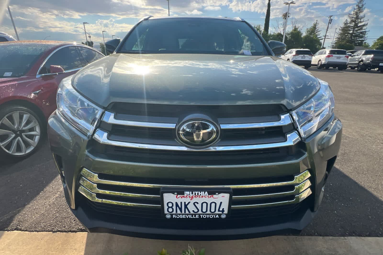 Used 2019 Toyota Highlander Limited AWD/4WD image 2