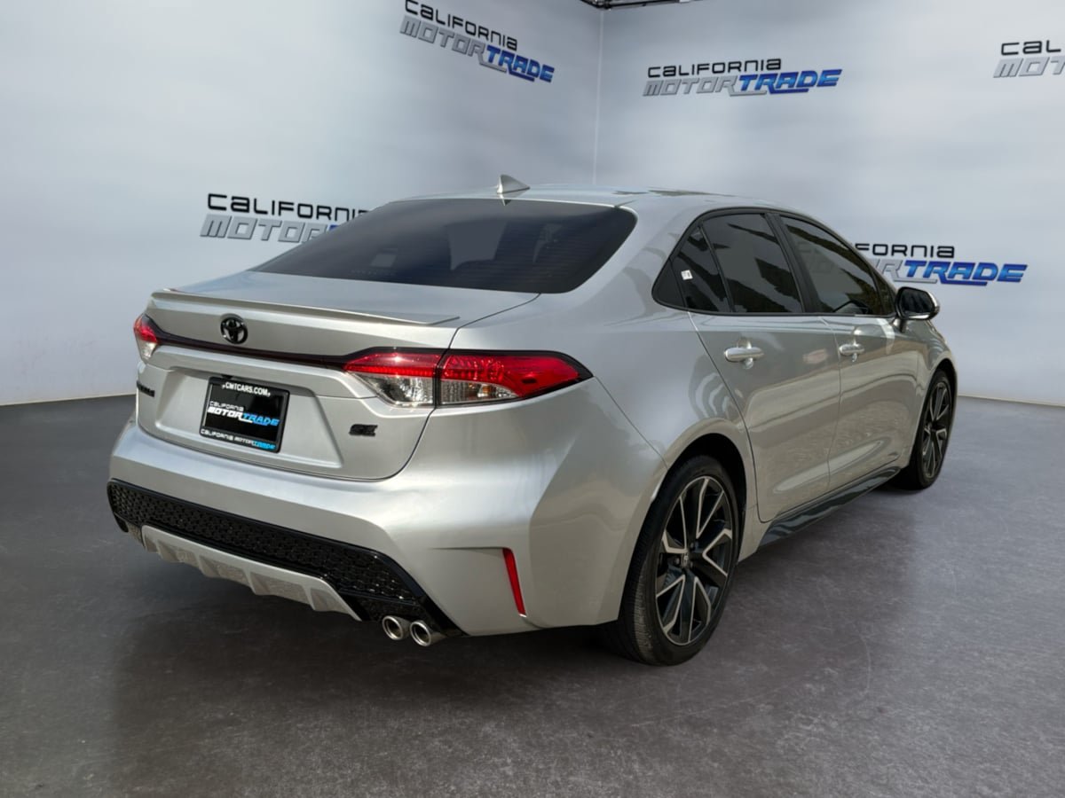 Used 2022 Toyota Corolla SE w/ SE Premium Package FWD image 5